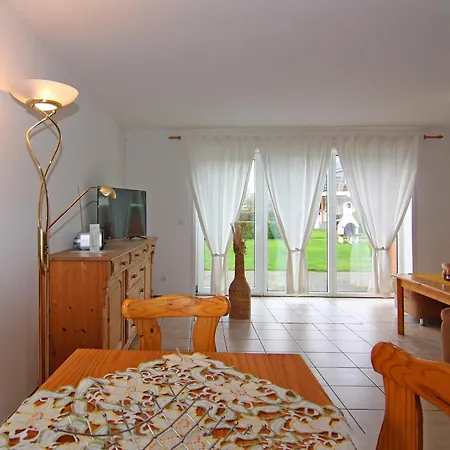 Schuldt, * Behrensdorf